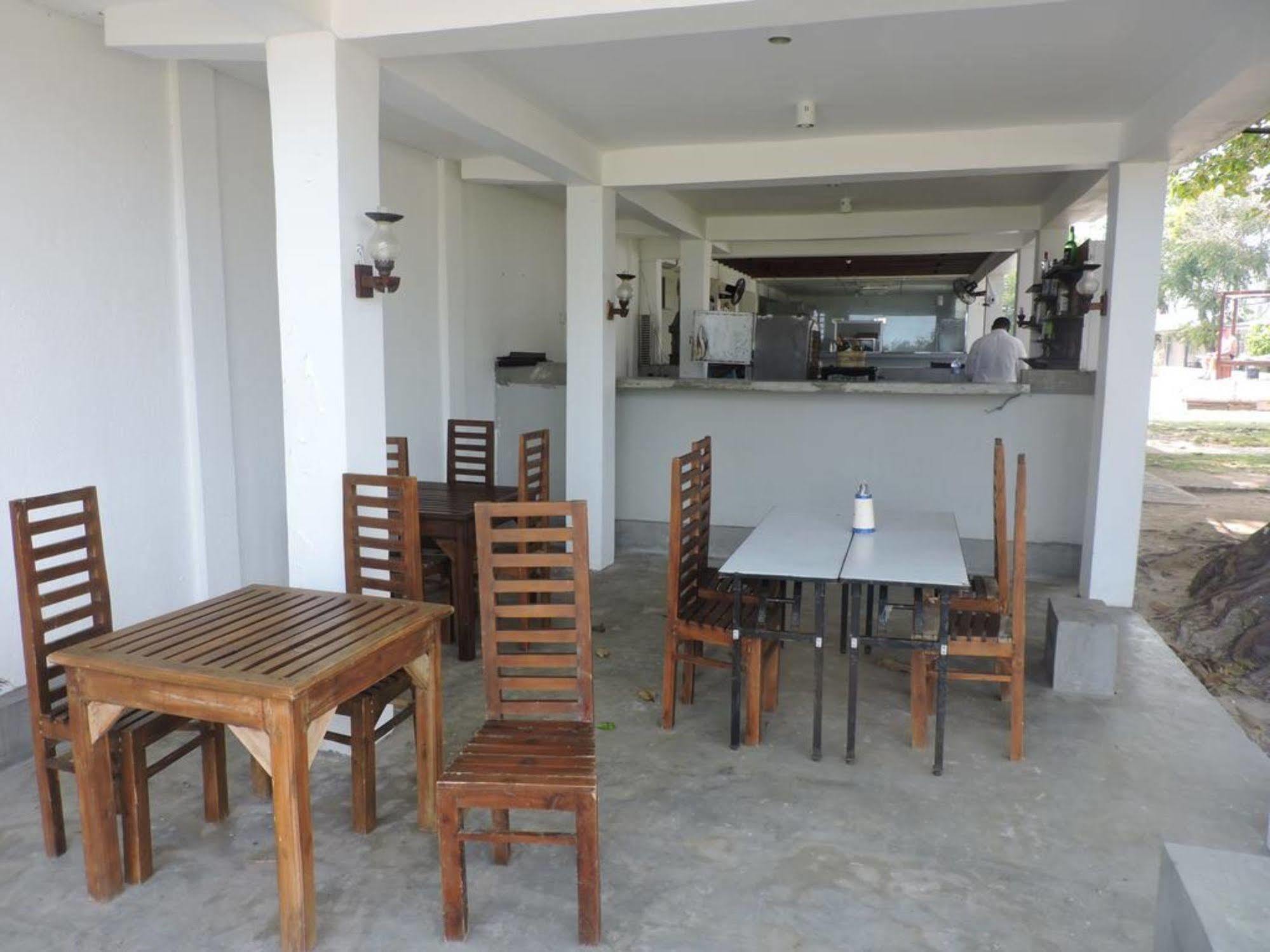 Pigeon Island Beach Resort Nilaveli Exterior photo